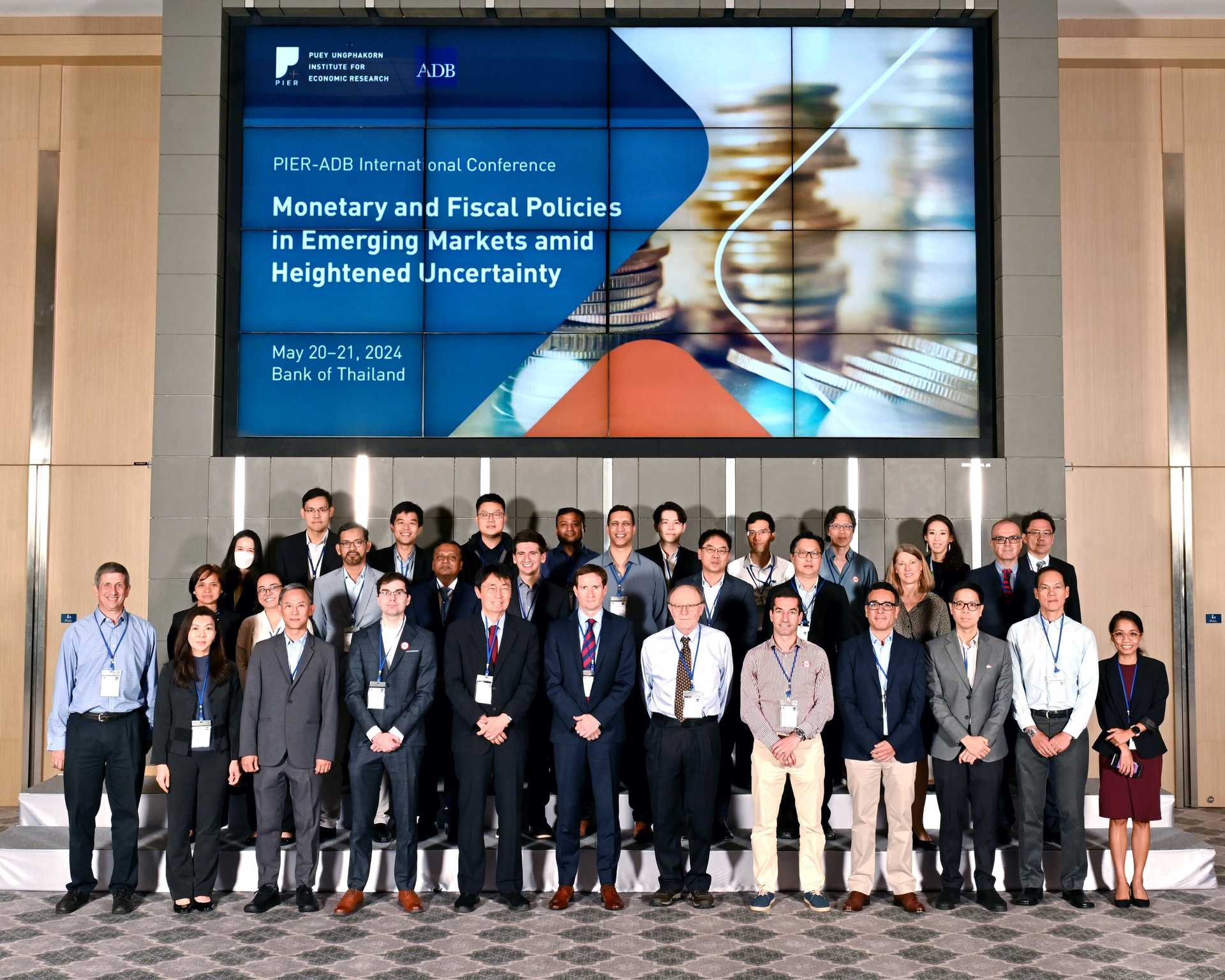 Monetary and Fiscal Policies in Emerging Markets amid Heightened Uncertainty